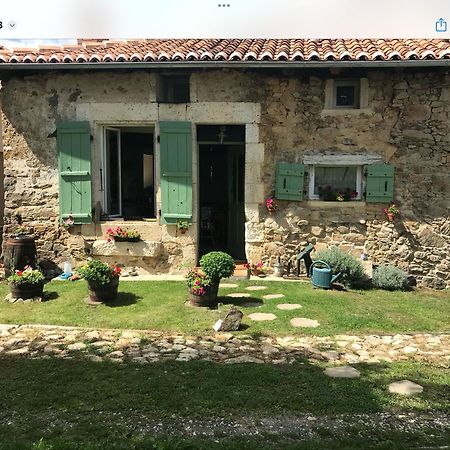 Le Lindois Le Petit Grange Bed & Breakfast エクステリア 写真